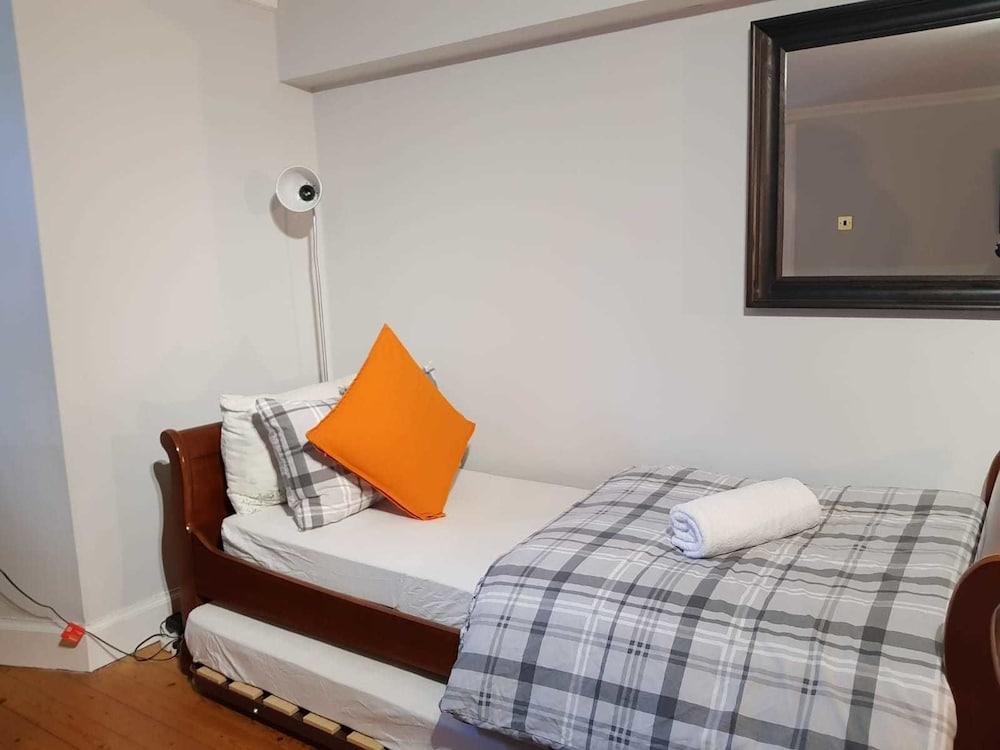 The Cumberland Townhouse Apartment