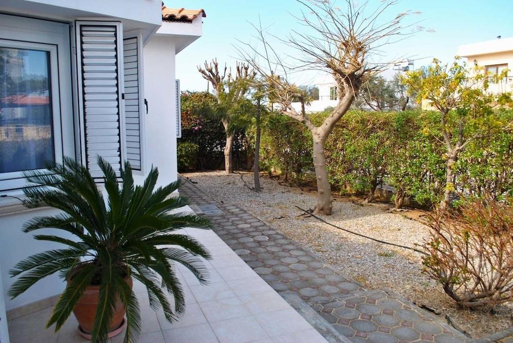 Villa Canna by Amy Villas