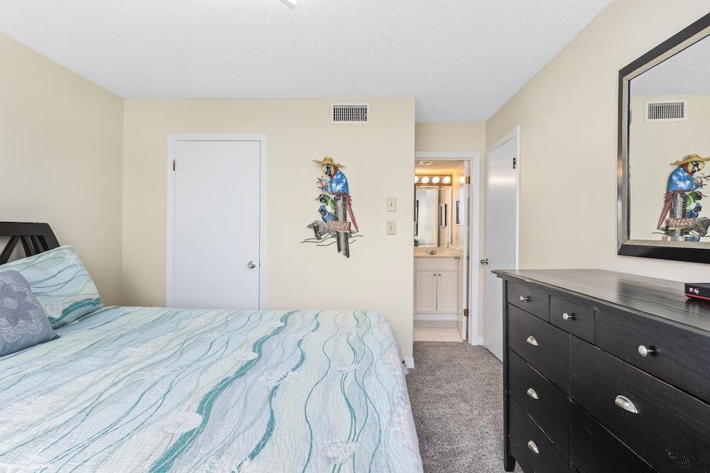 Sunswept Condos by Hosteeva