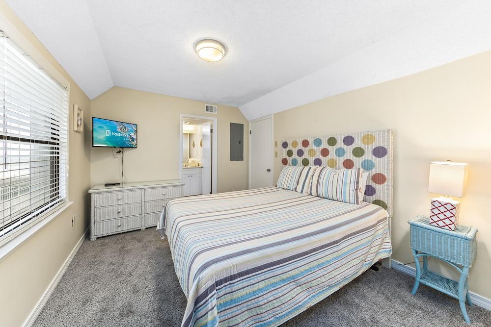 Sunswept Condos by Hosteeva