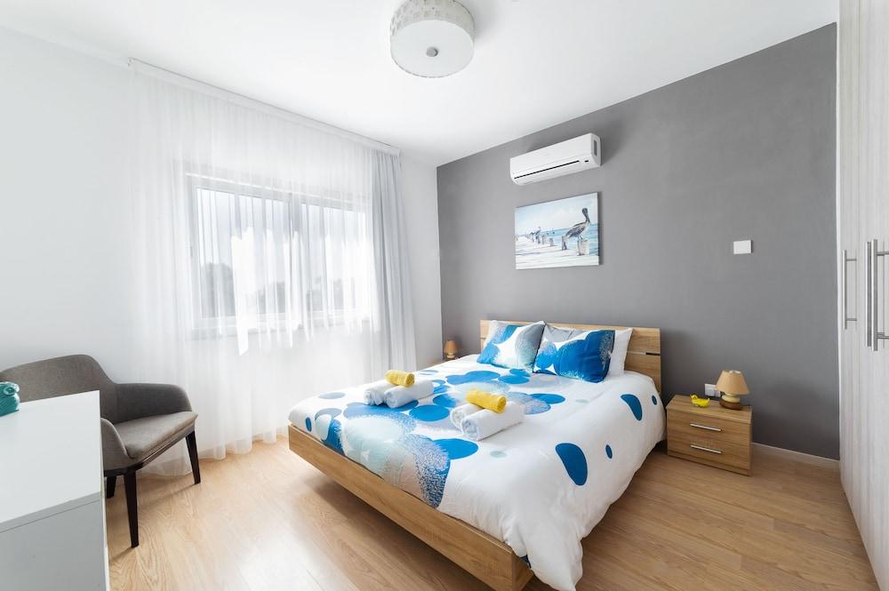 Pebble Beach Holiday Apartments