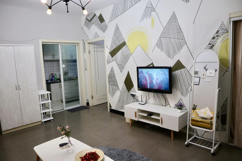 Qing Apartment Fun Things