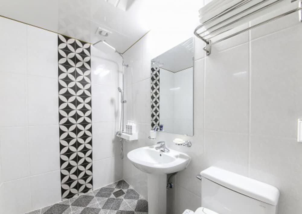 Yeosu Rainbow Self Check-in Motel