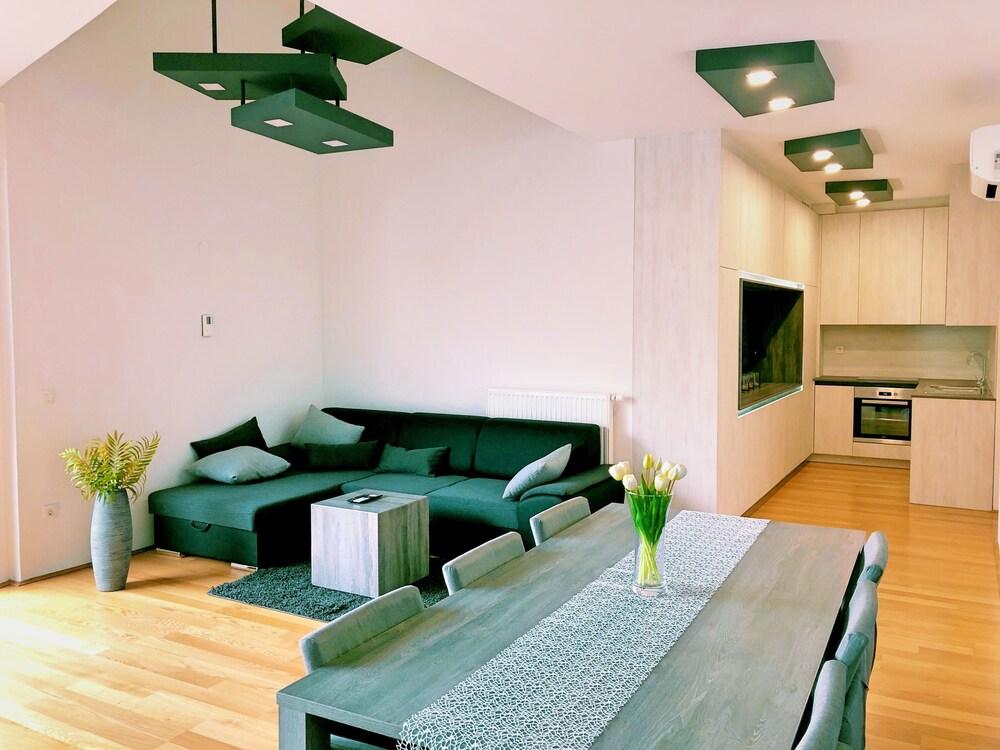 Luxury Sea View Apartment