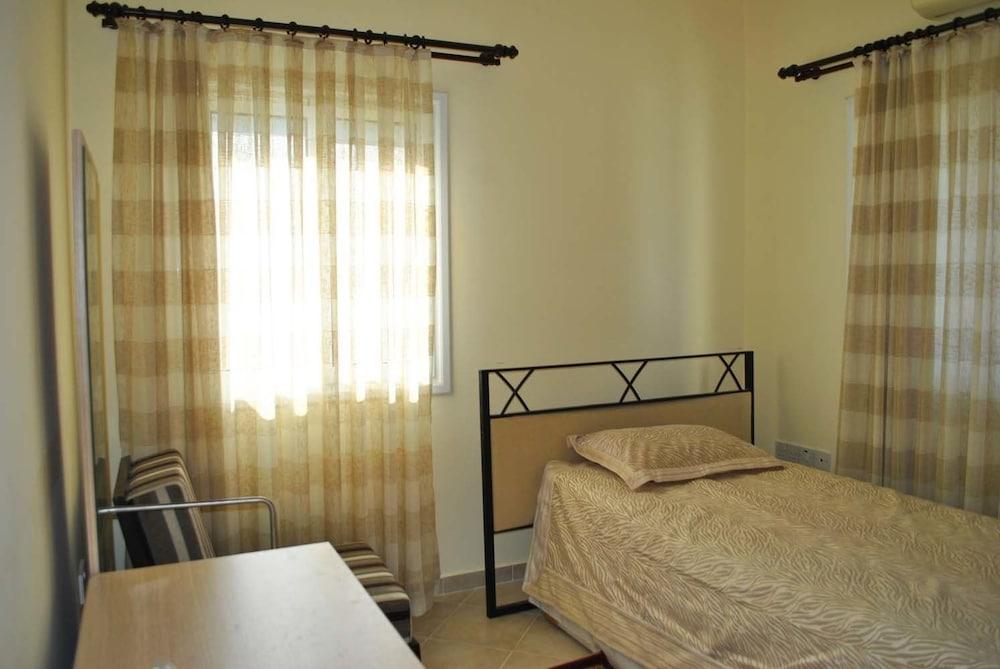 Villa Leroy by Amy Villas