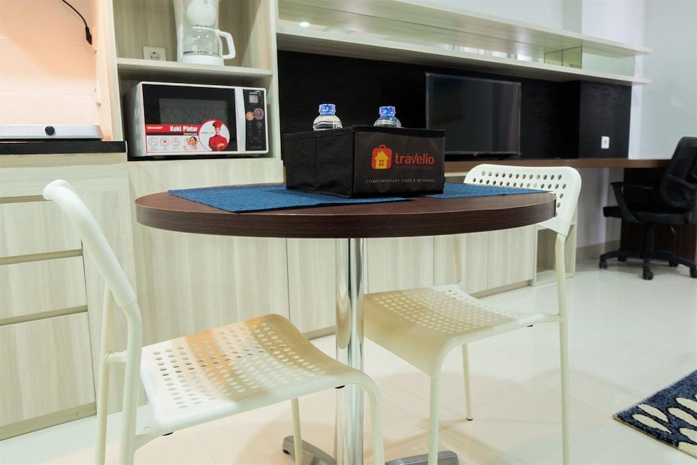 Studio Room Azalea Suites Apartment