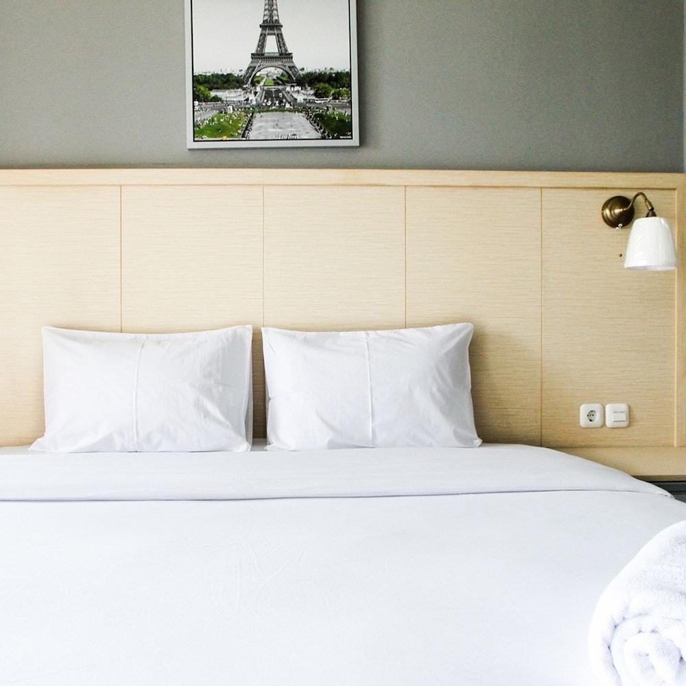 Brand New Studio The Oasis Apartment