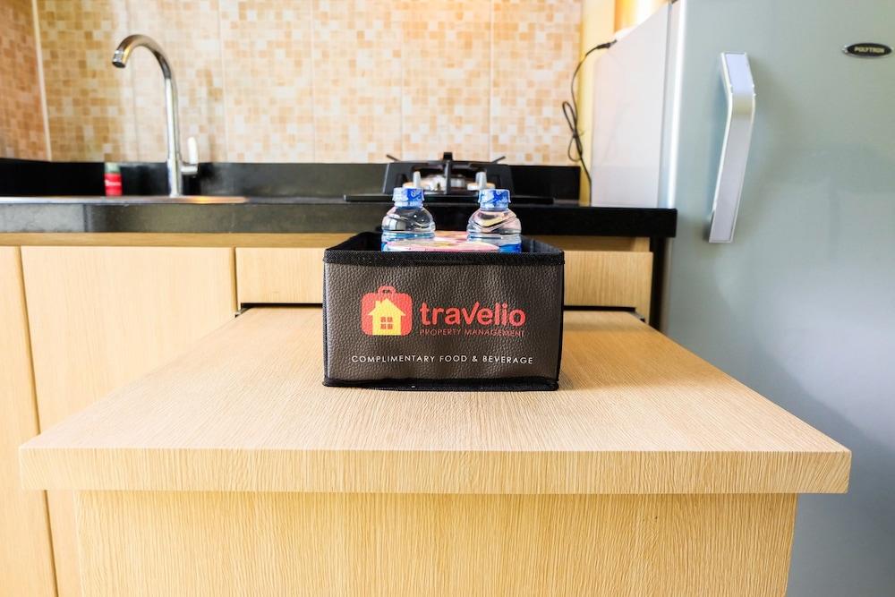 Minimalist Studio Green Pramuka Apartment