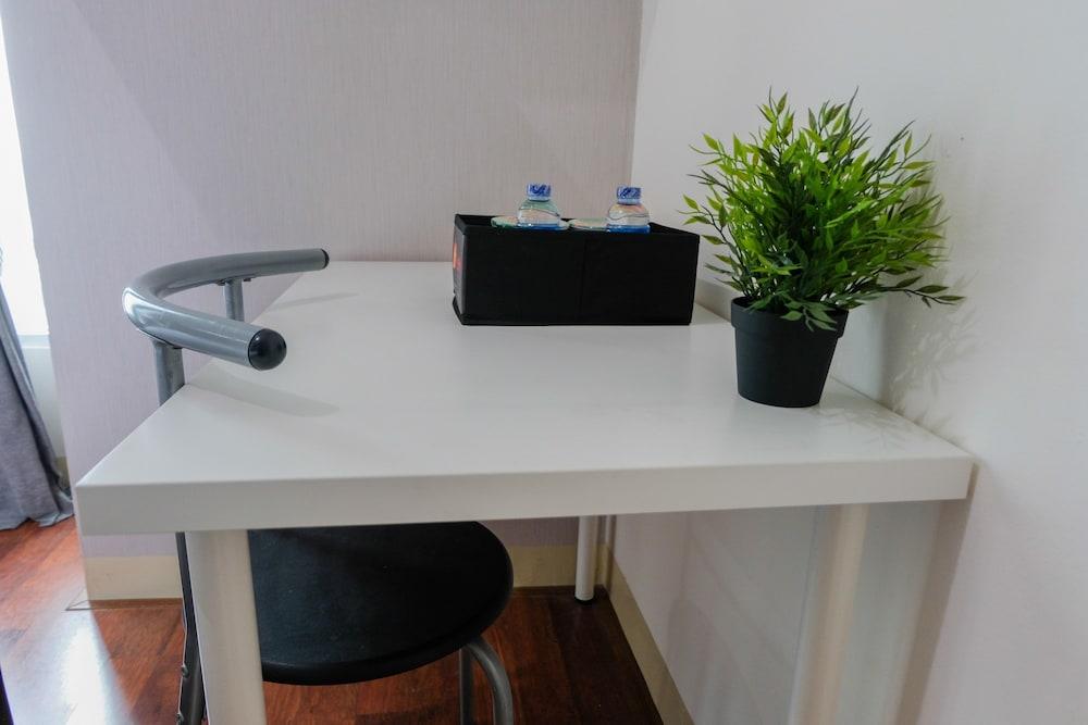 Tree Park Studio Apartment near ICE BSD