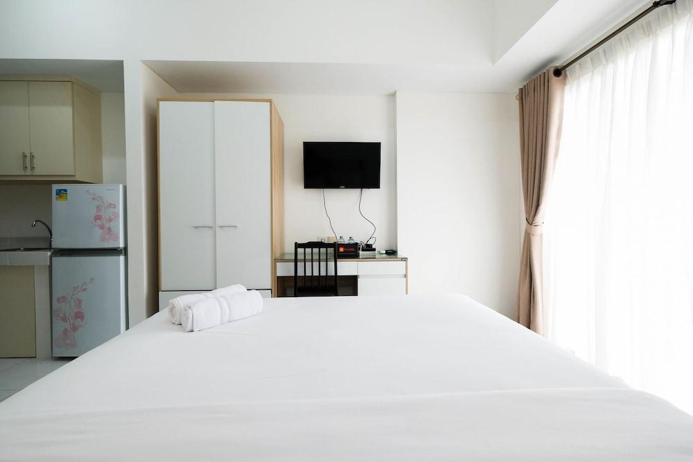 Scenic Studio Room at Casa De Parco Apartment