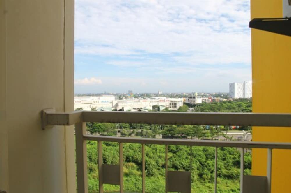 Furnished Studio Apartment @ The Springlake Summarecon