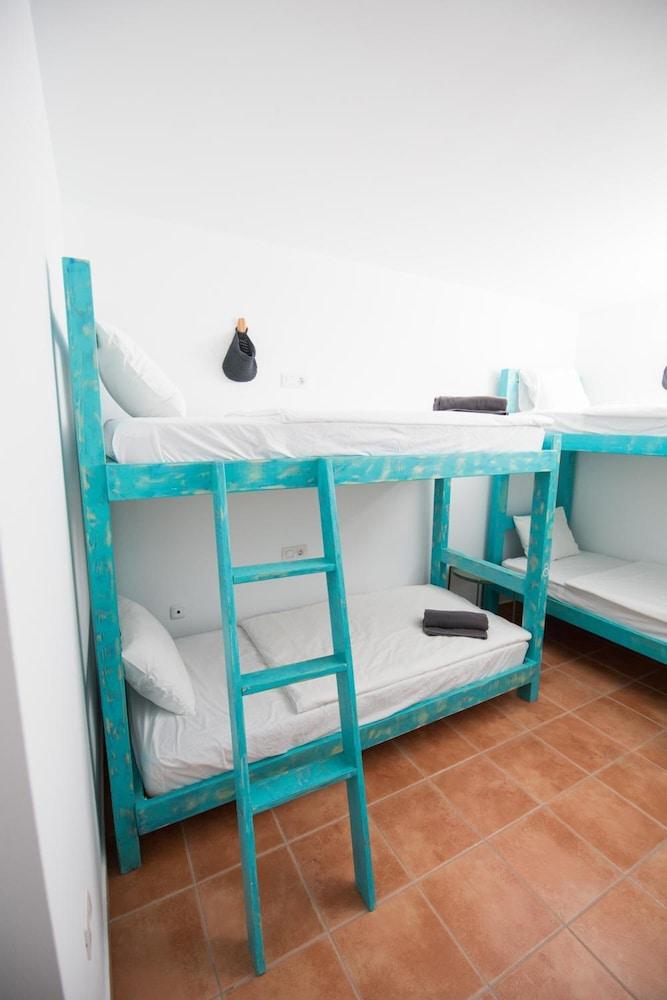 Surfers Retreat - Hostel - Adults Only