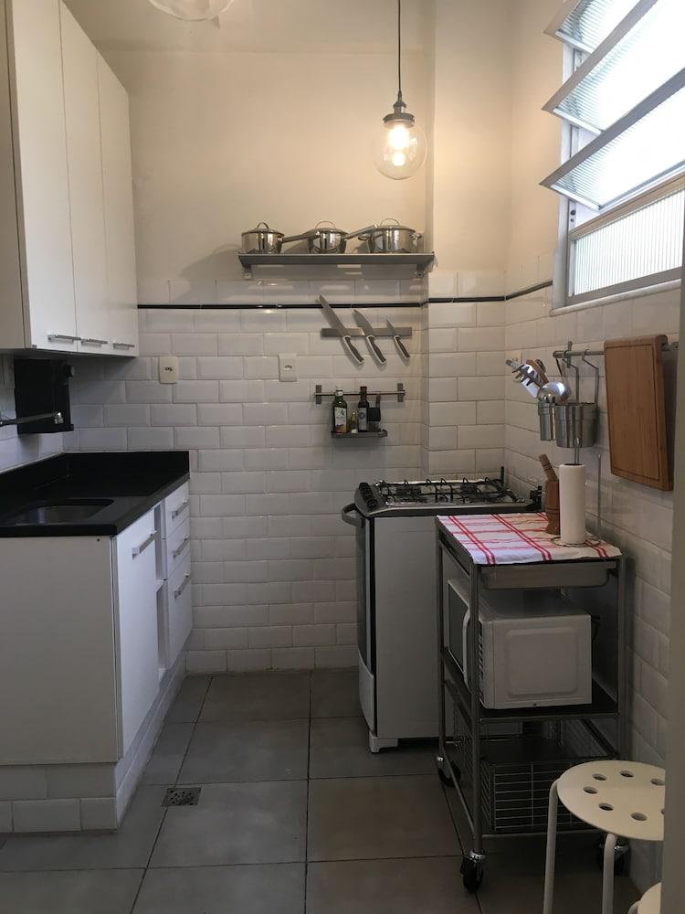 Leblon 2 Quartos 500 Metros da Praia