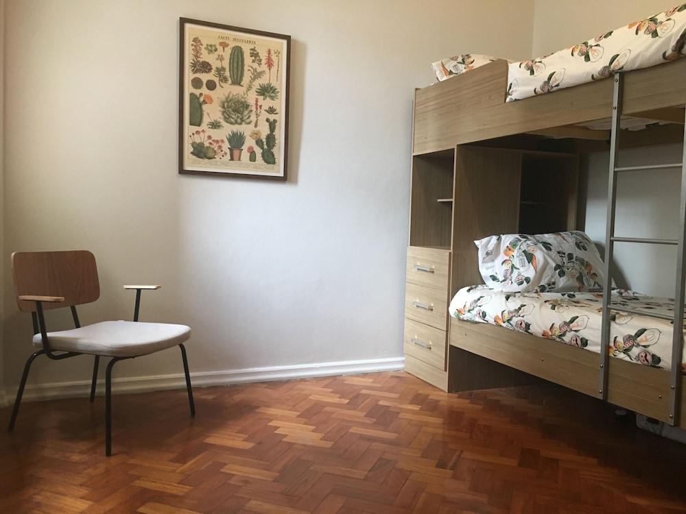 Leblon 2 Quartos 500 Metros da Praia