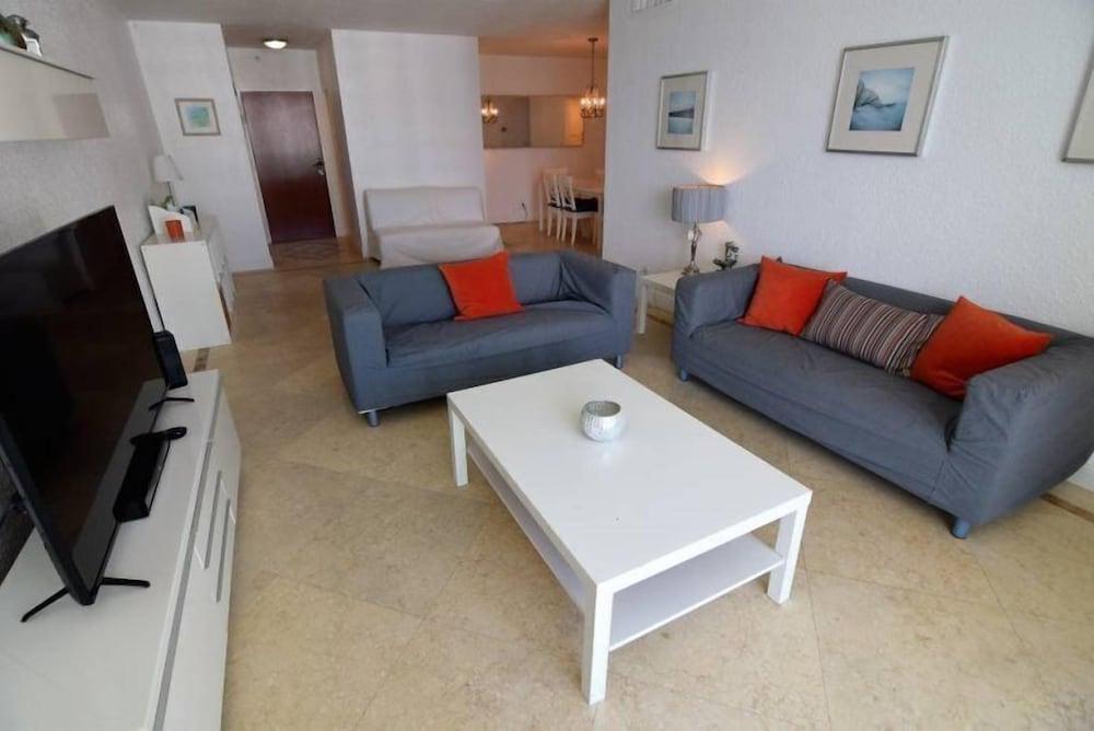 Amazing 2 Bed 2 Bath With Ocean View @ Tides