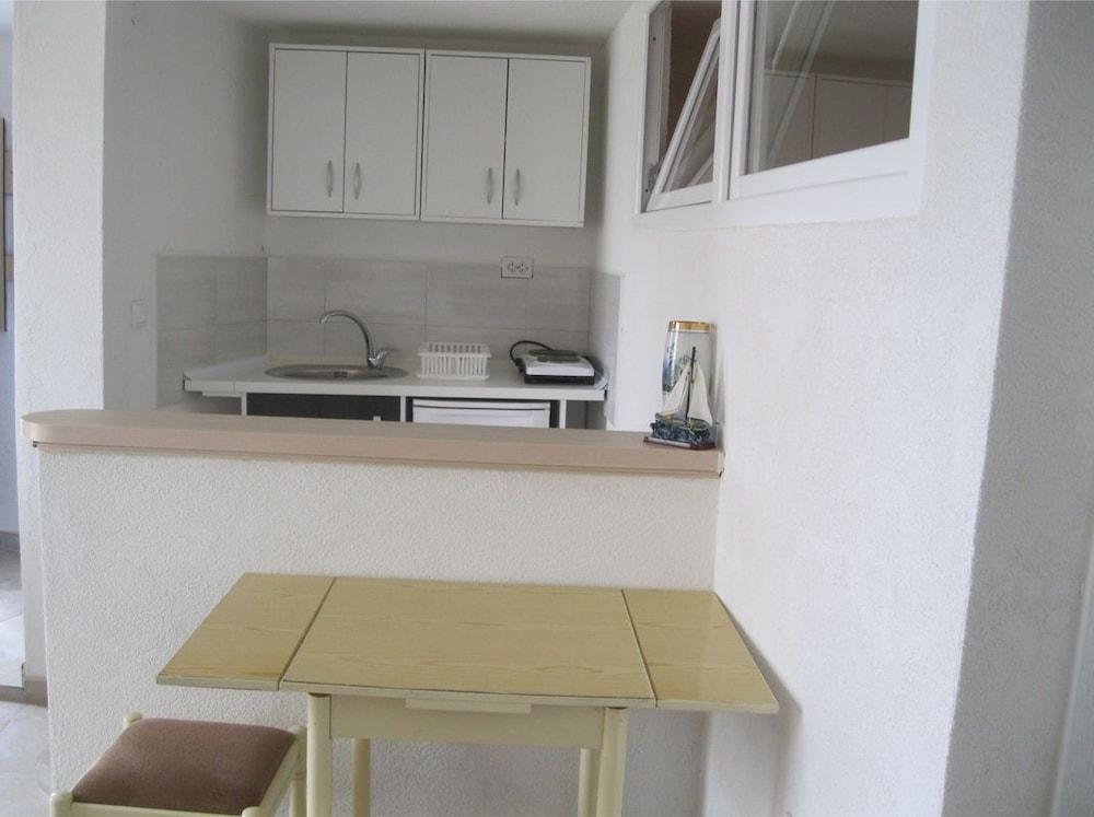 Villa Eros Apartments