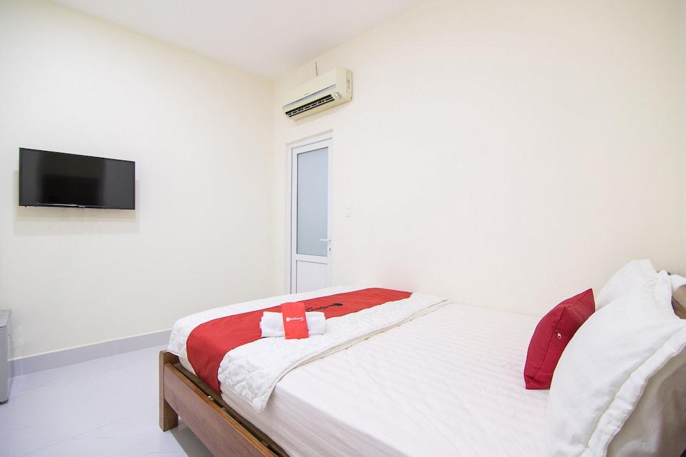 RedDoorz @ Le Van Sy Street