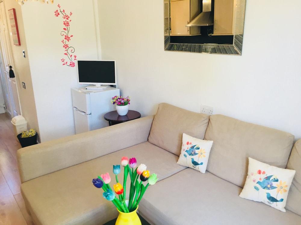 Oxford Private Studio - Parking