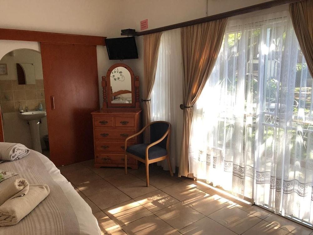 La Bella B&B Under the Fig Tree