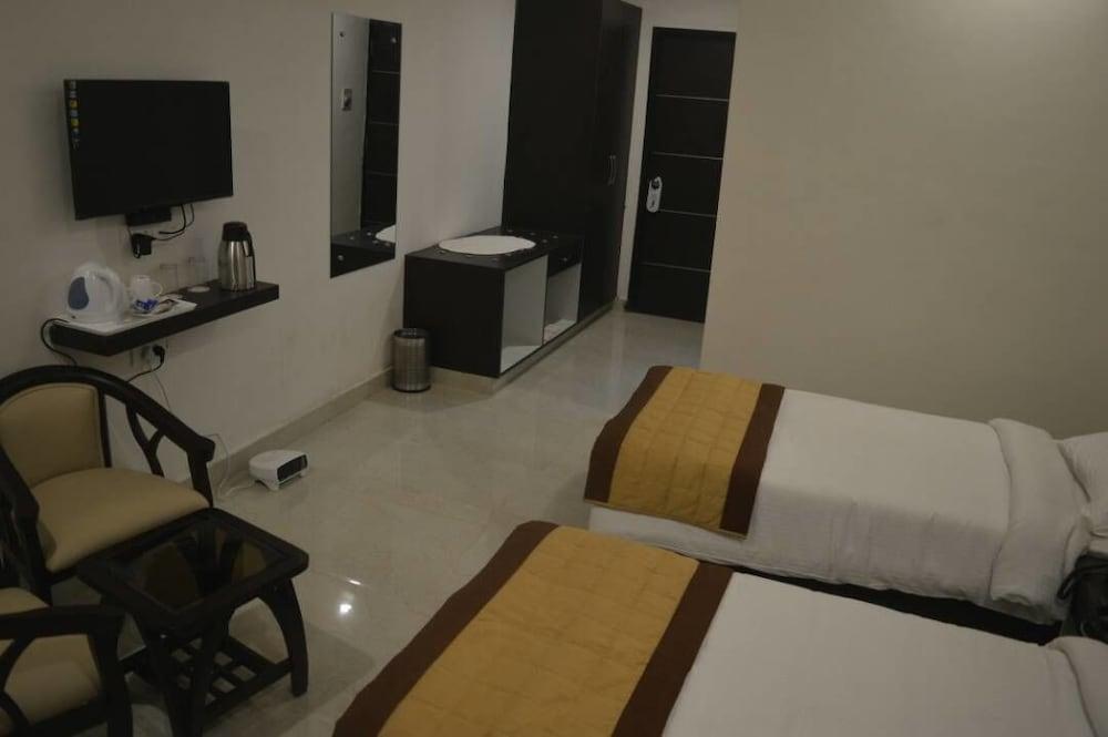 The Lotus Sutra Hotel