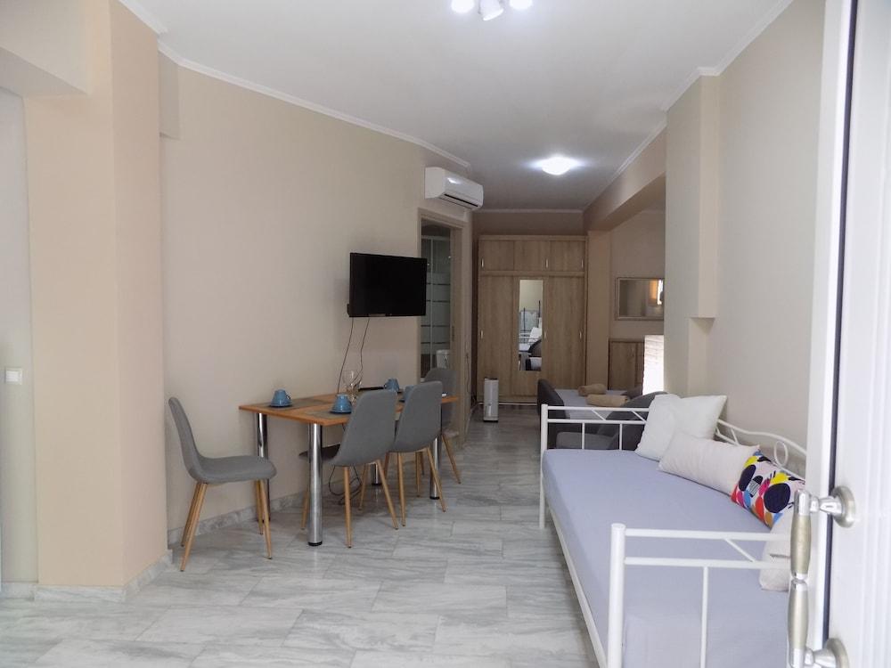 Mastiha Villas in Town