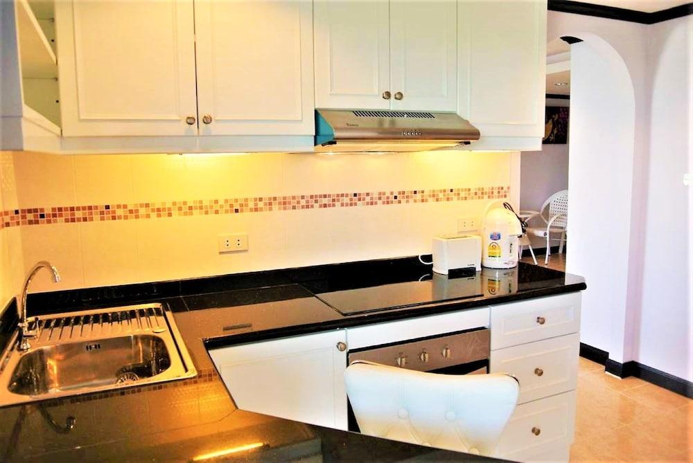 1 bed Luxury Condo Jomtien