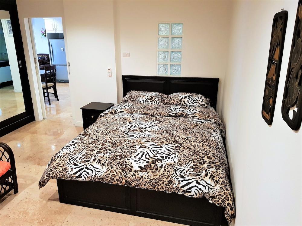 Sea View 2 bed Condo Pattaya