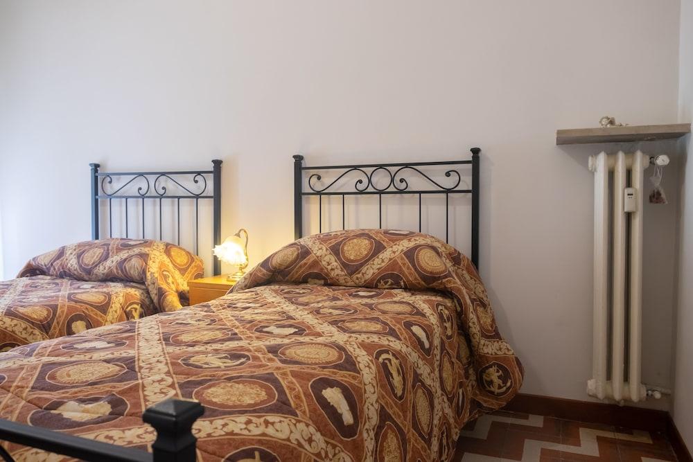 Roma - Via la Spezia 70