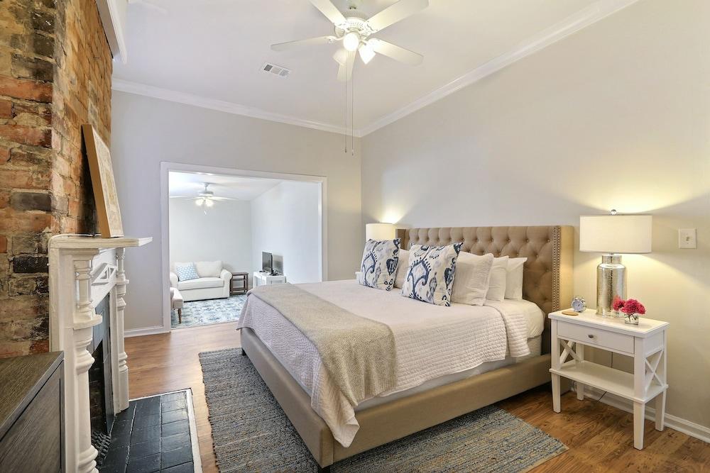 Gallery Stays - Parkside Manor