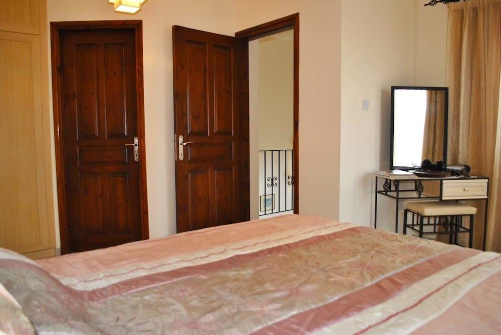 Villa Paradisia by Amy Villas