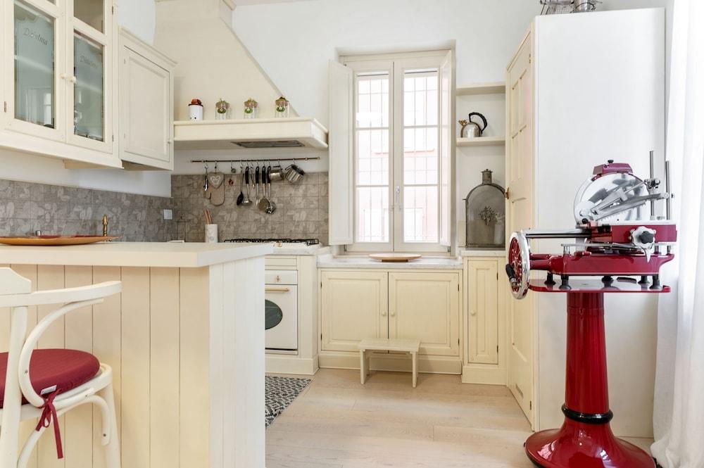 Parma - Strada Garibaldi 11