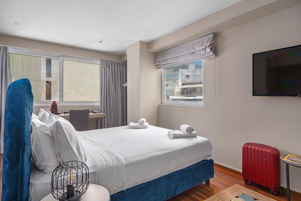 Aeolos Luxury Suites