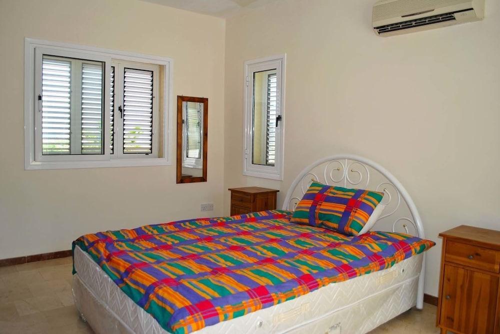 Villa Thornburry by Amy Villas