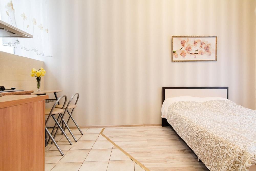 LeonRooms Pokrovskiy 8-1