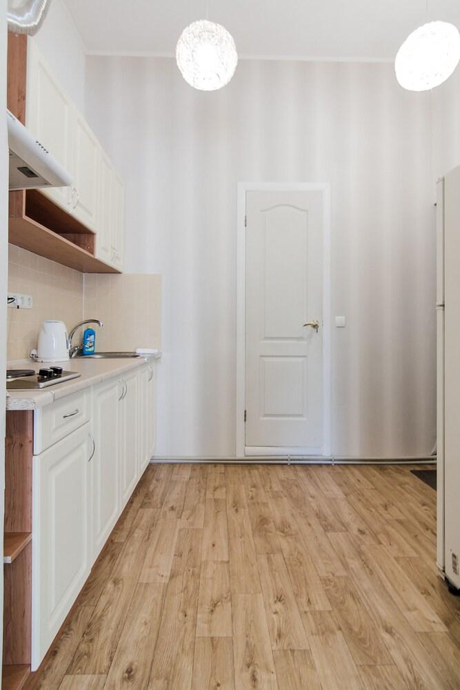 LeonRooms Pokrovskiy 8-2