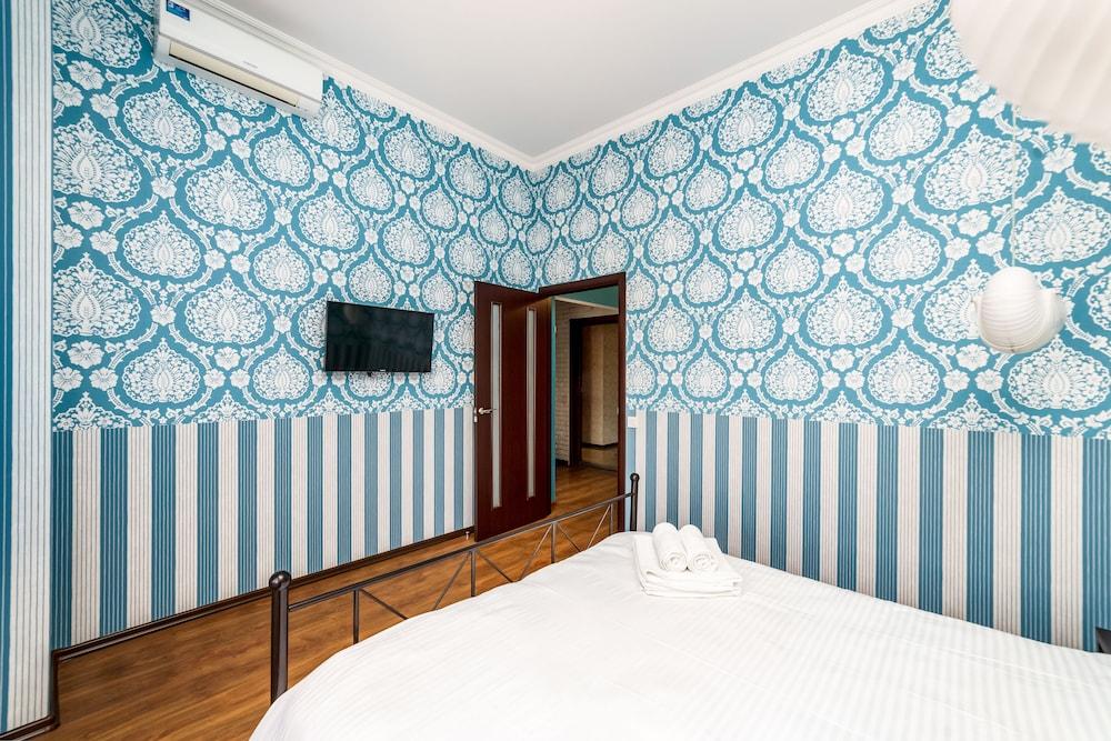 LeonRooms Onilovoy 18-2