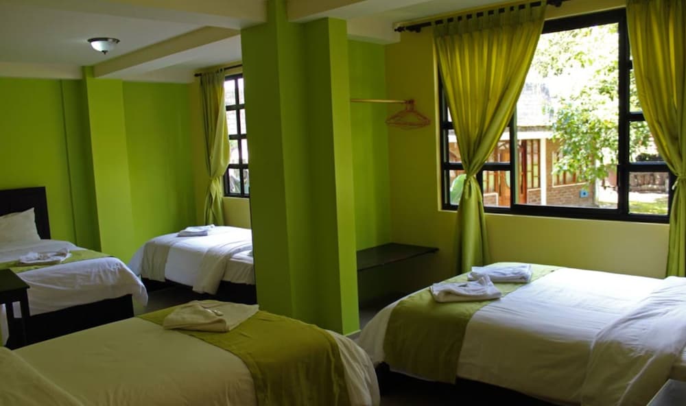 Hotel La Chimenea Casa De Piedad