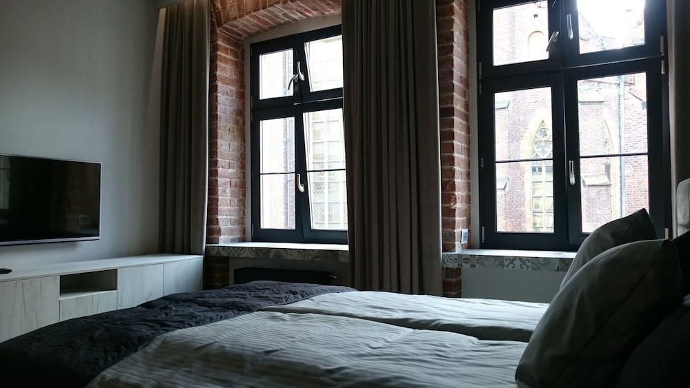 2-3 APARTMENTS Old Town