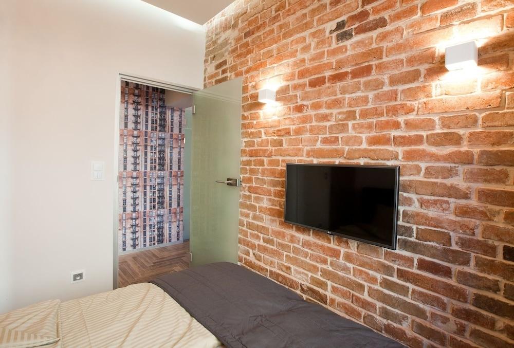 2-3 APARTMENTS Old Town