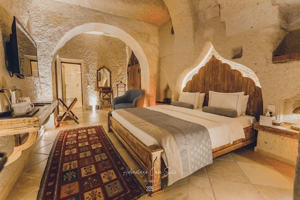 Nino Cave Suites