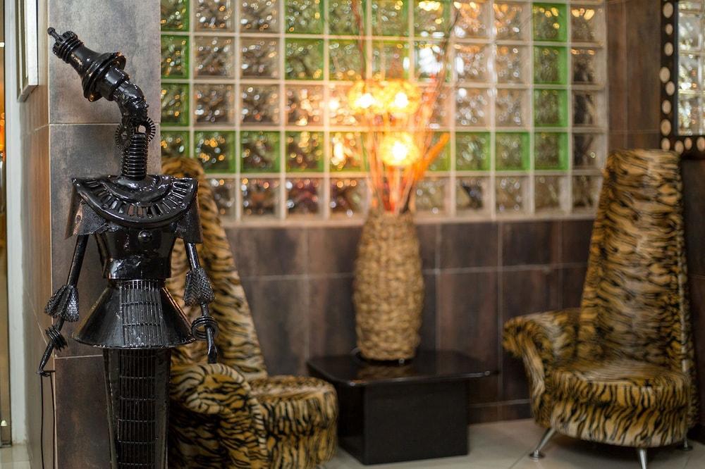 La Cour Hotel Apartments