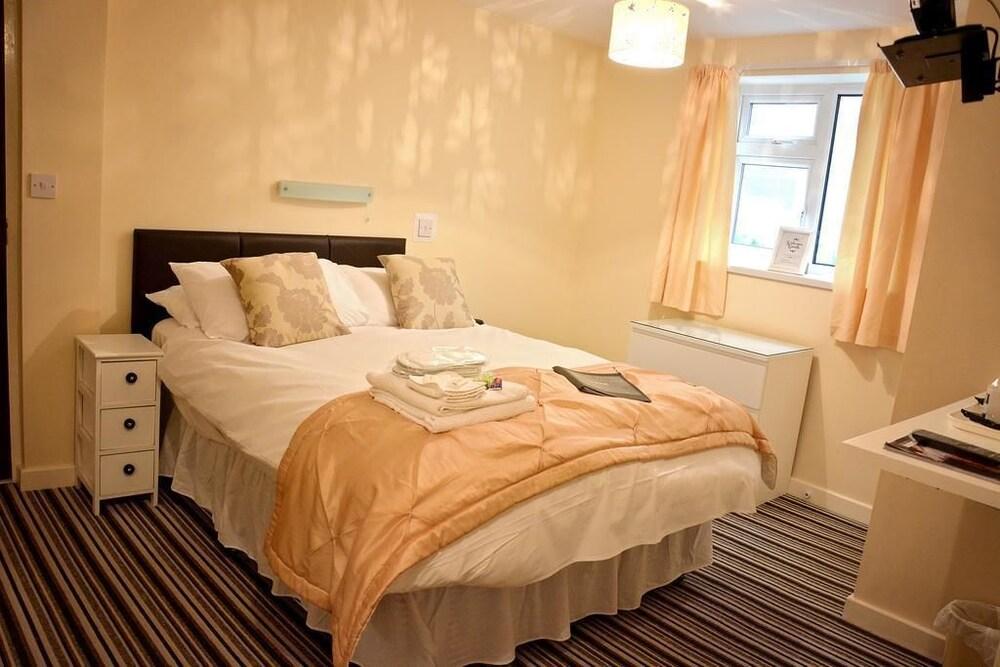 The Oxfordshire Hotel