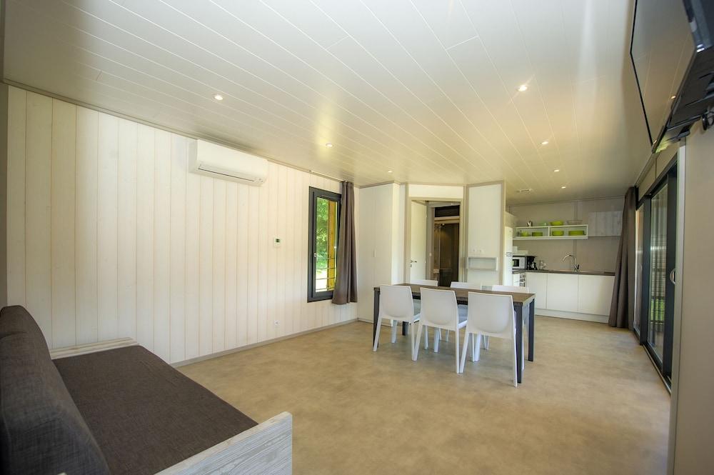 Village vacances Les Lambrilles - Chalets