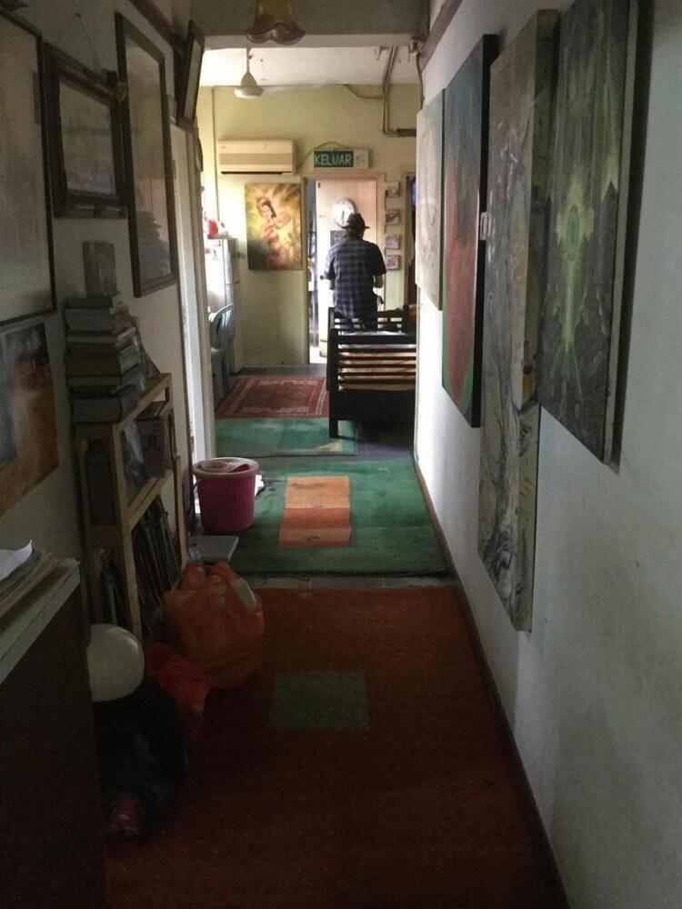 Le Village Guesthouse