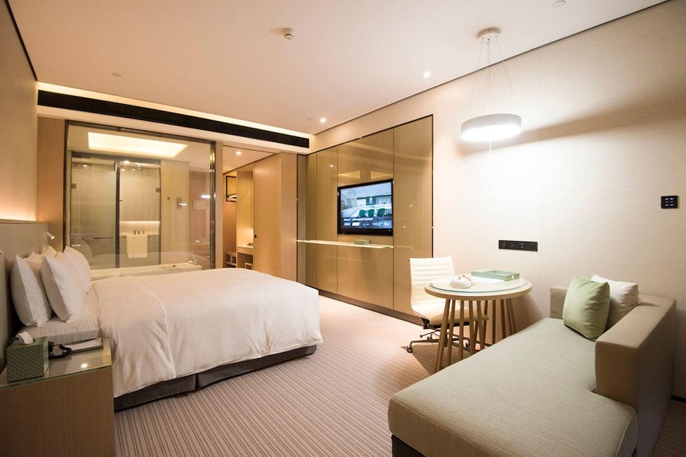 Foshan Virtuous World Hotel