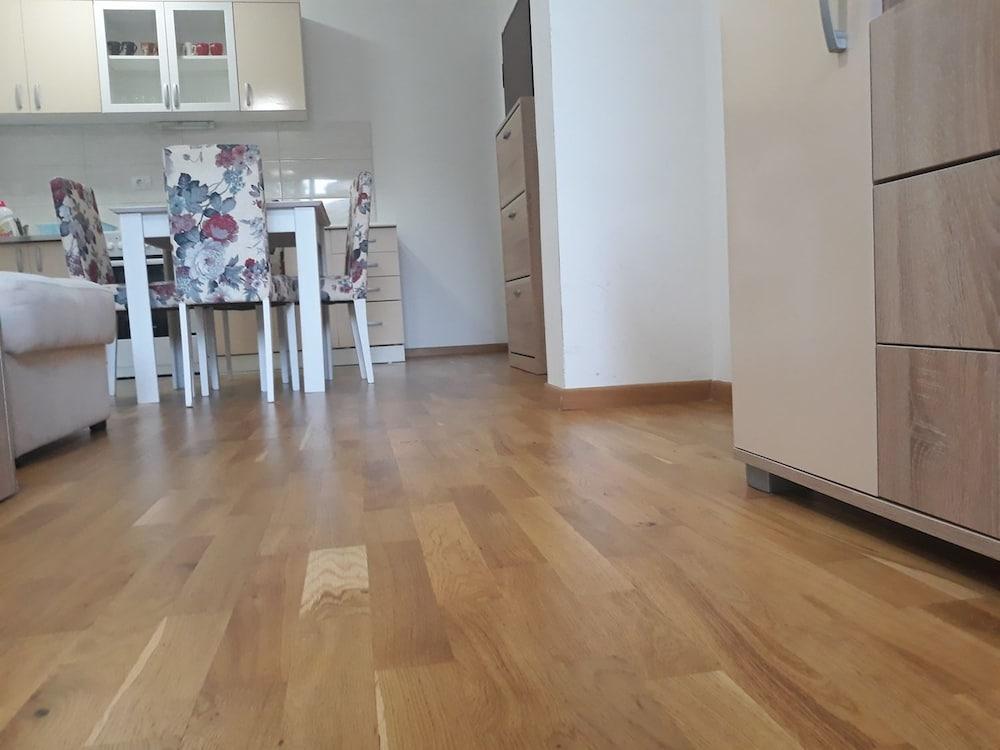 Center Apartment C 18