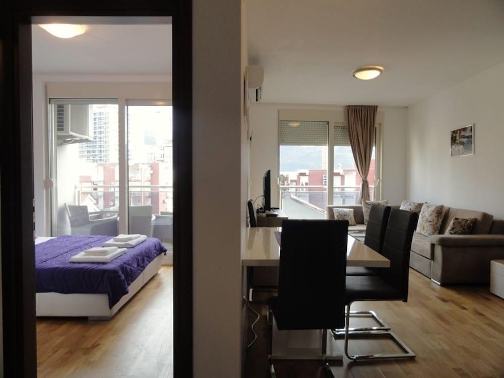 Center Apartment C 25