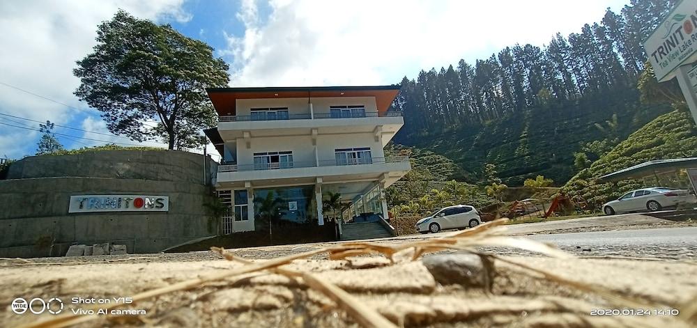 Trinitons Tea View Lake Resort