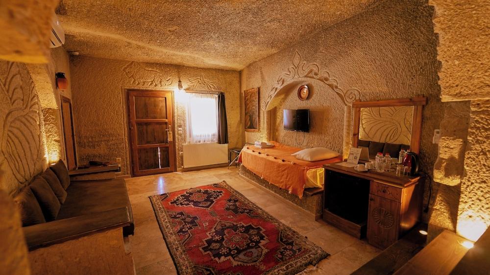 Grand Elite Cave Suites