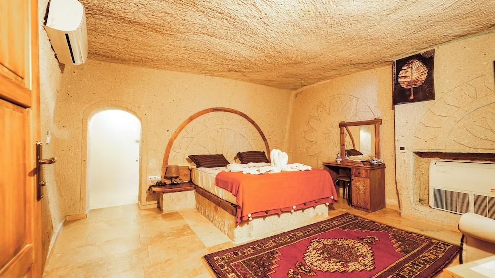Grand Elite Cave Suites